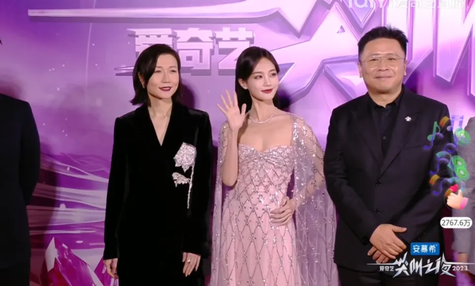 《再见爱人》麦琳意外火出圈儿!5套穿搭甜美可爱,满满的少女心