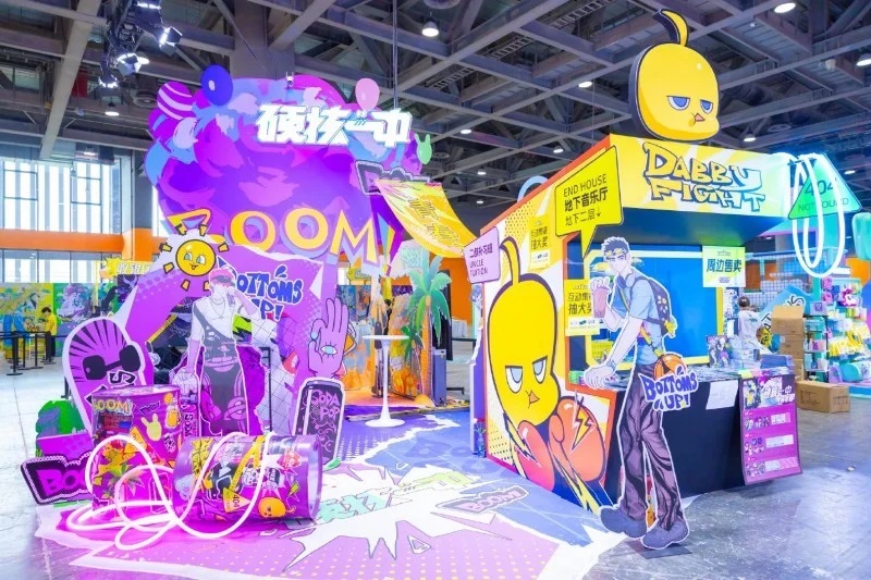 铃木保奈美分享:中老年女性穿衣秘籍,长款搭配高跟鞋更显优雅